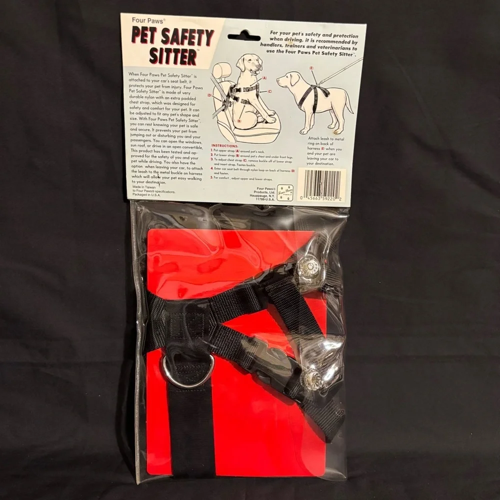 Four Paws Pet Safety Sitter Car Harness Dog & Cat between 10 to 20 lbs. new